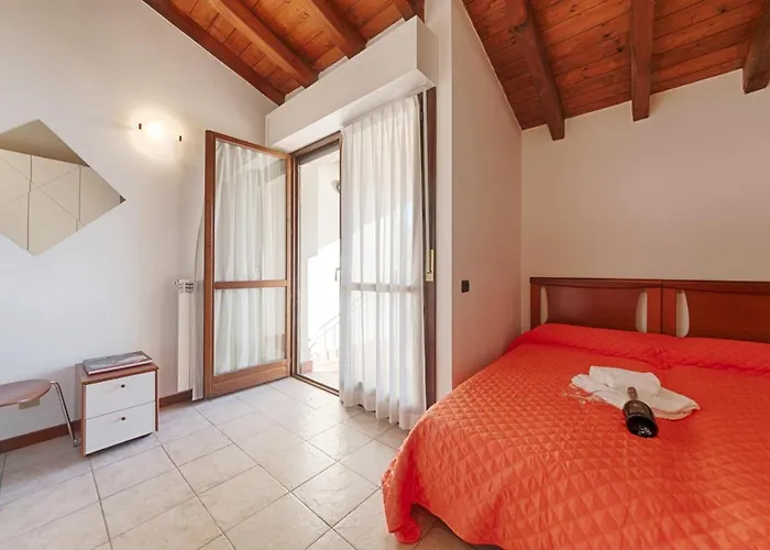 公寓 2-bedroom Lakeview At The *