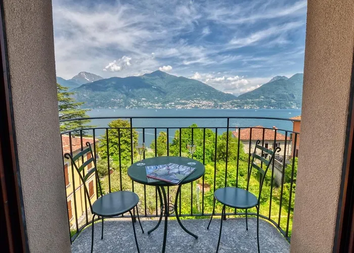 2-bedroom Lakeview At The *