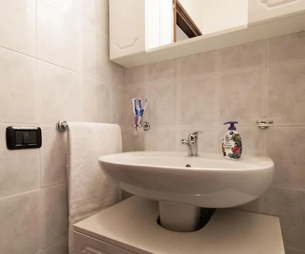 公寓 2-bedroom Lakeview At The *