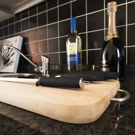 דירה 2-bedroom Lakeview At The *