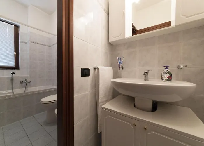 2-bedroom Lakeview At The Apartman *