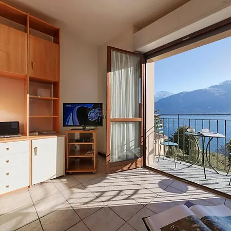 2-bedroom Lakeview At The *